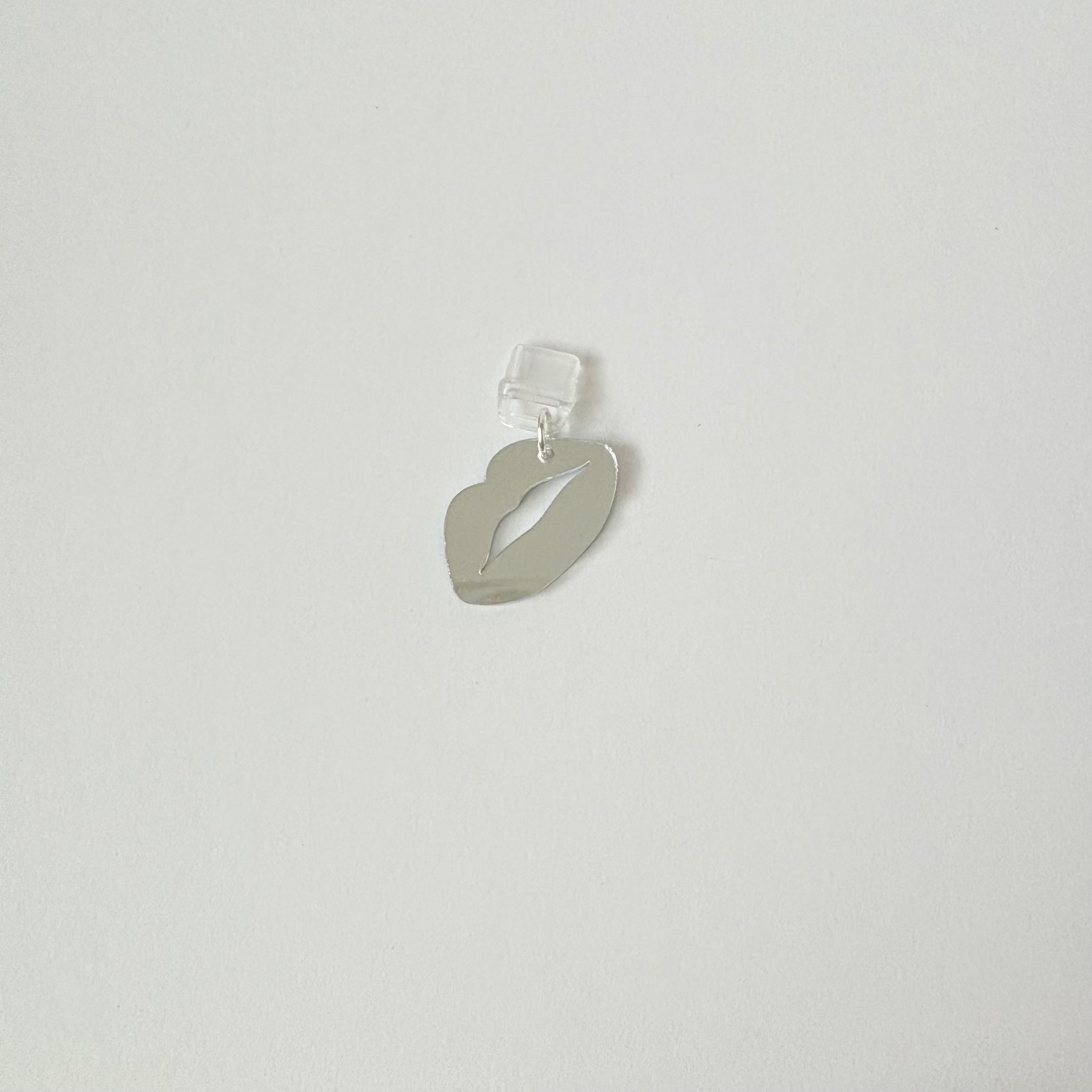 💋 Mirror Kiss USB-C Charm