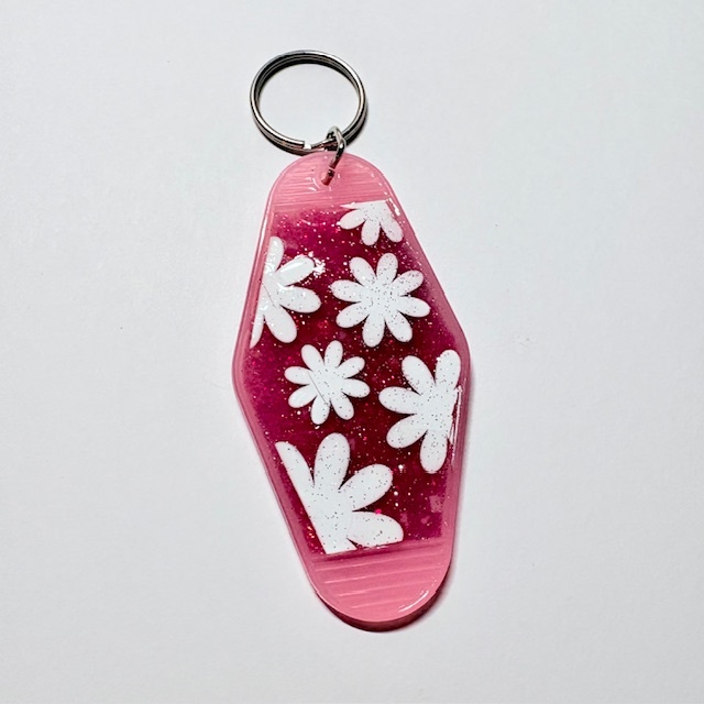 The "Dainty Daisy" Retro Motel Keychain