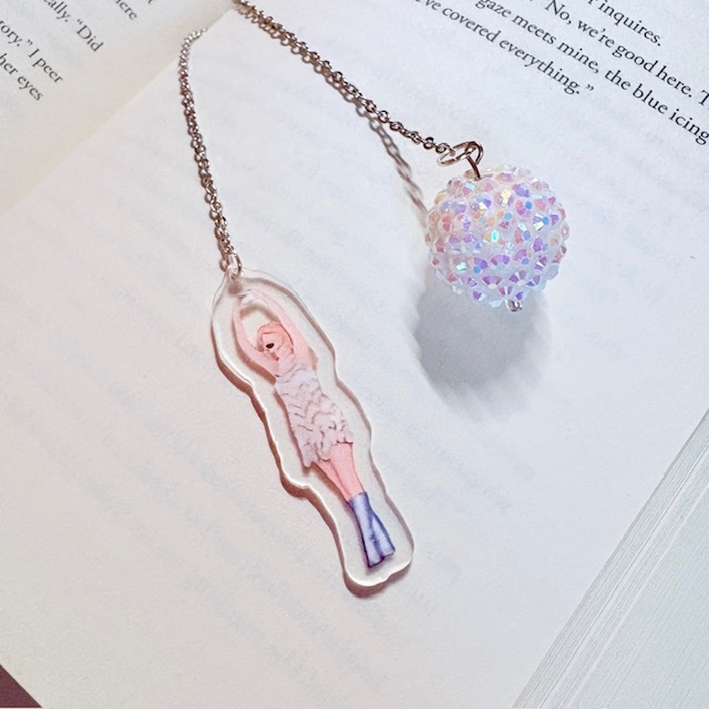 Shimmering Starlet Chain Bookmark